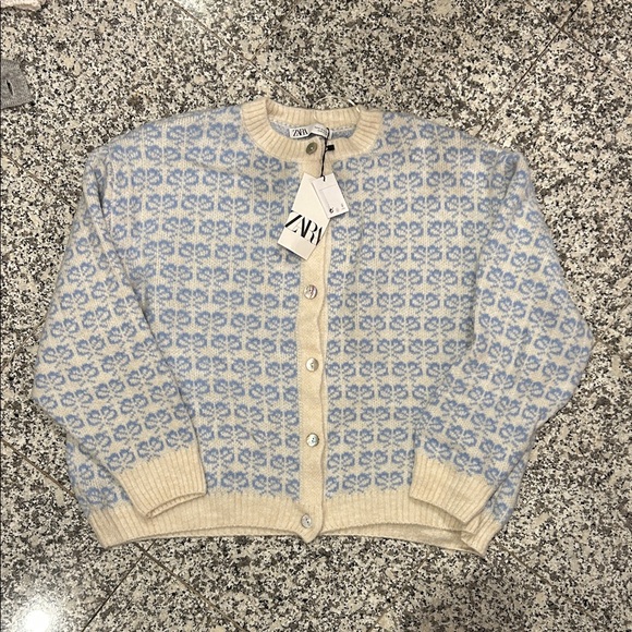 Zara Sweaters - Zara Printed Blue and Cream Knitted Cardigan Size Medium NWT